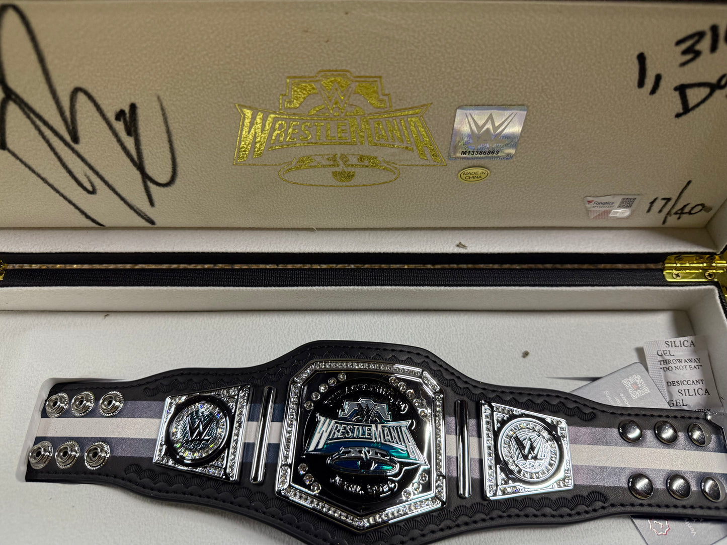 WWE Signed Autographed Roman Reigns WrestleMania 40 Mini Belt Rare LE /40 Auto