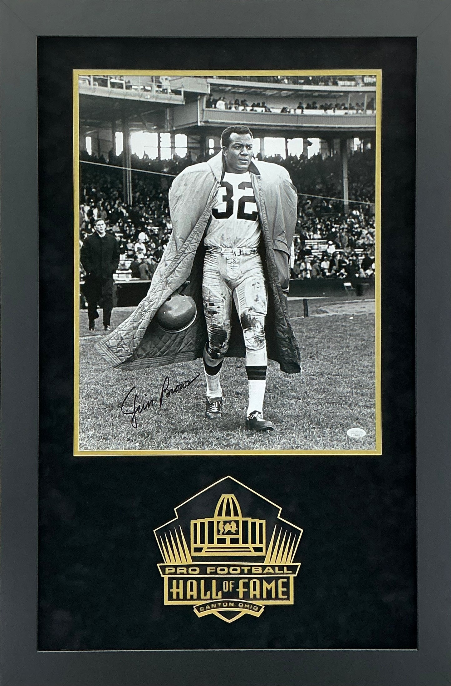 Jim Brown - EXCLUSIVE PRO FOOTBALL HALL OF FAME PHOTO FRAMING 3D LOGO WITH DOUBLE SUEDE JSA COA