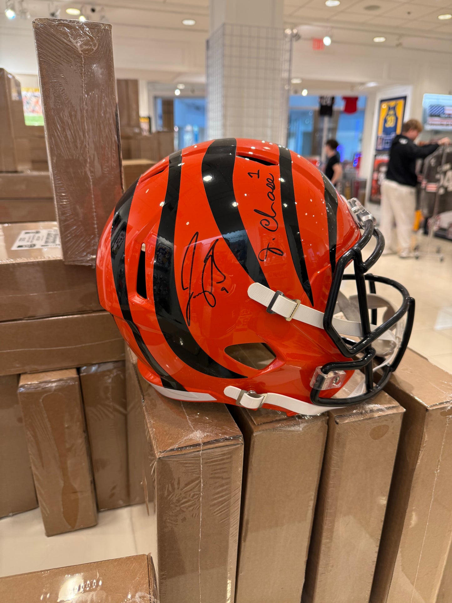 Cincinnati Bengals Joe Burrow, Jamar Chase Hand Signed Autographed Full Size Replica Helmet FANATICS, BAS COA
