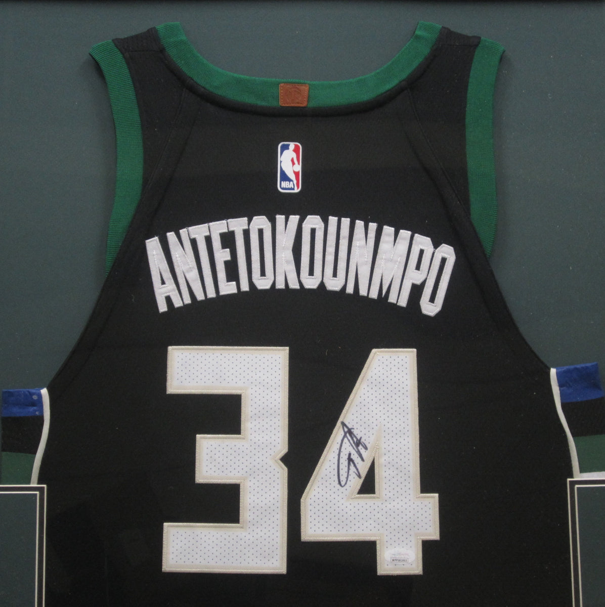 Milwaukee Bucks Giannis Antetokounmpo Hand Signed Autographed