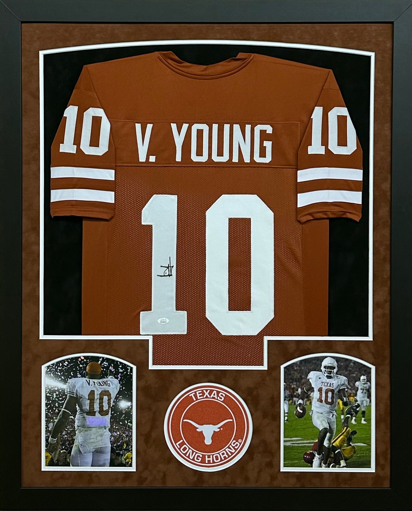 University of Texas Longhorns Vince Young Hand Signed Autographed College Jersey Framed & Suede Matted with JSA COA