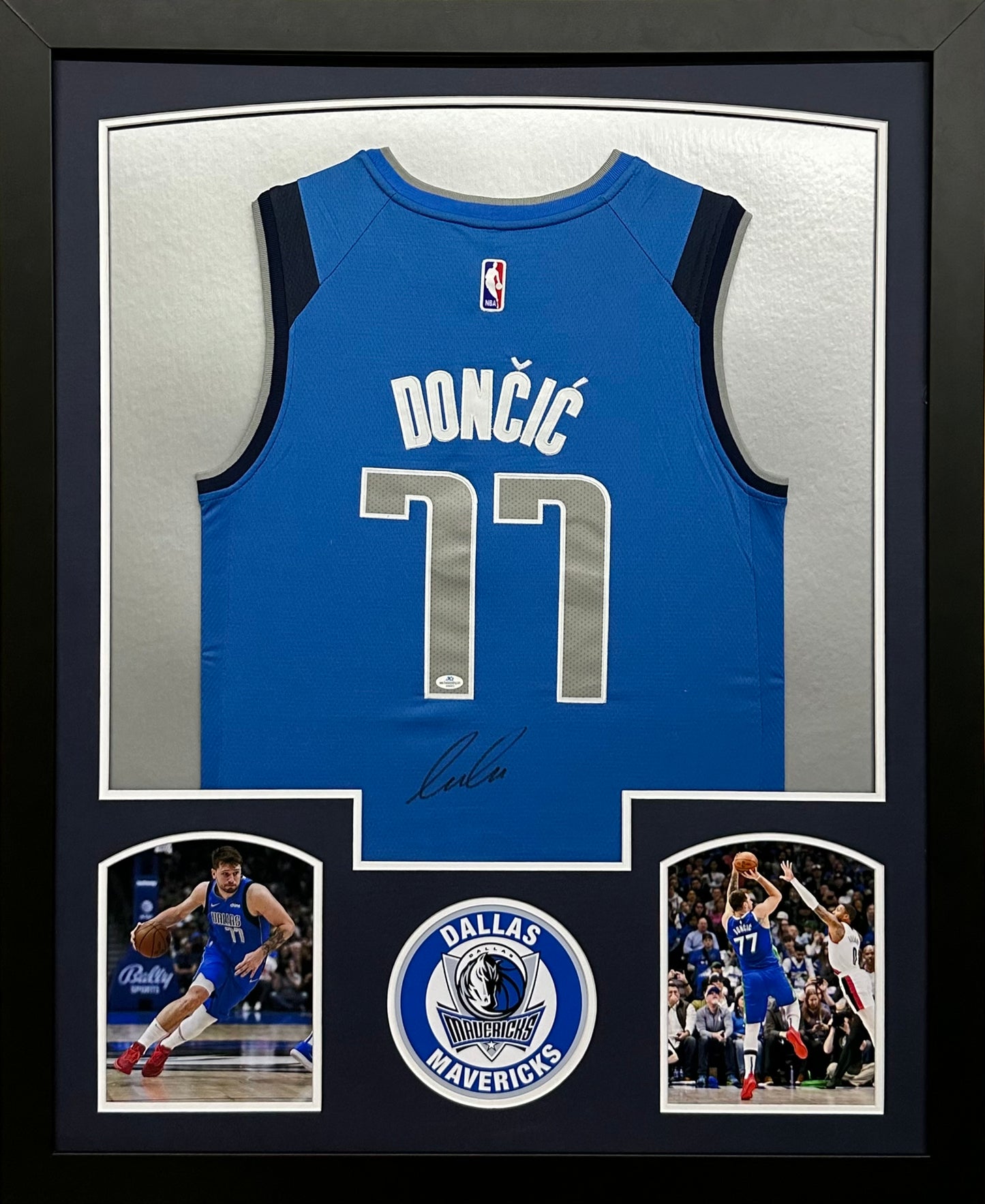 Dallas Mavericks Luka Doncic Hand Signed Autographed Custom Blue Jersey Framed & Matted with COA