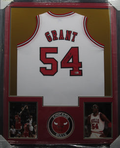 Chicago Bulls Horace Grant Signed Jersey Framed & Matted with BECKETT COA