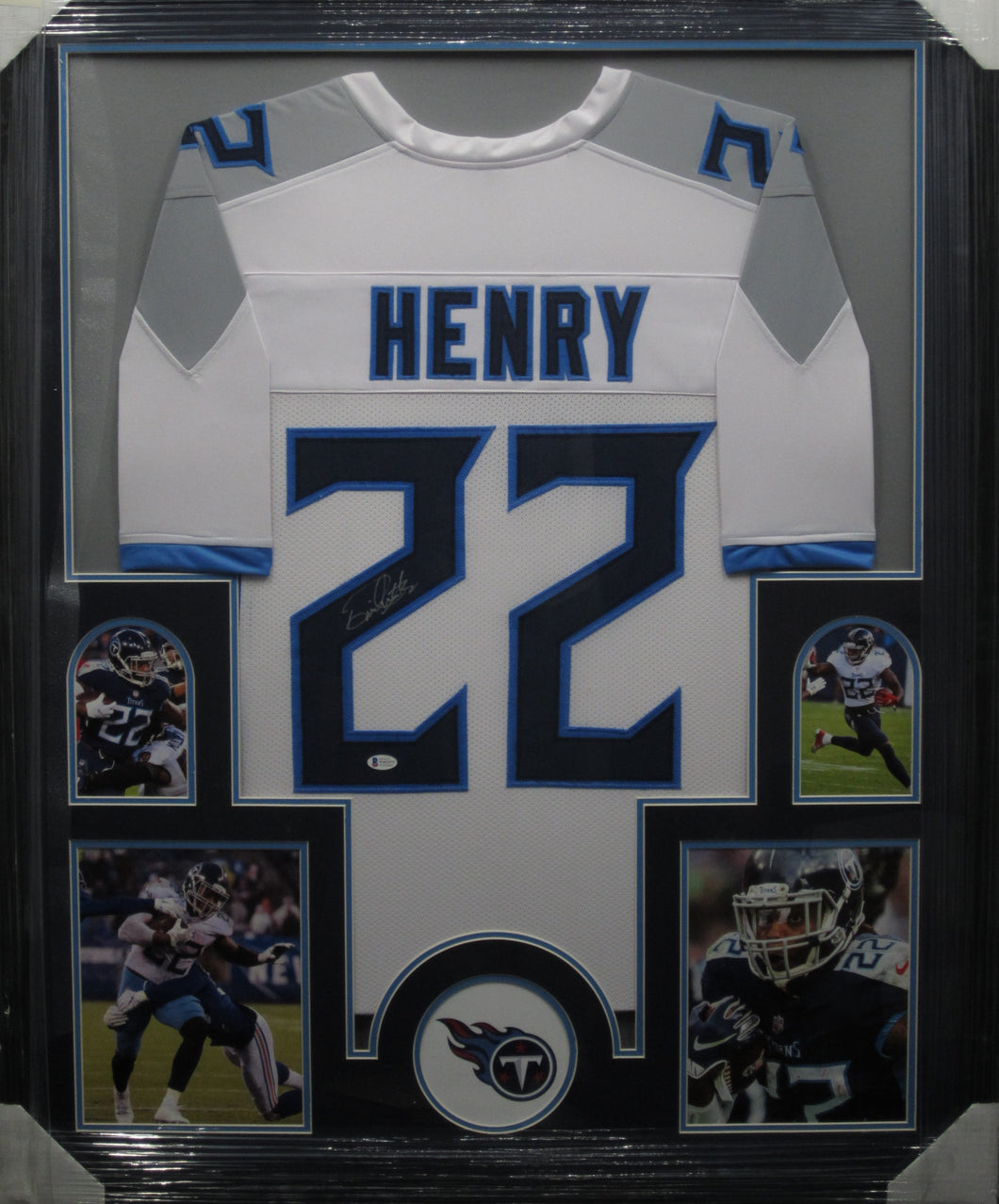 Tennessee Titans Derrick Henry Signed Jersey Framed & Matted with BECKETT COA