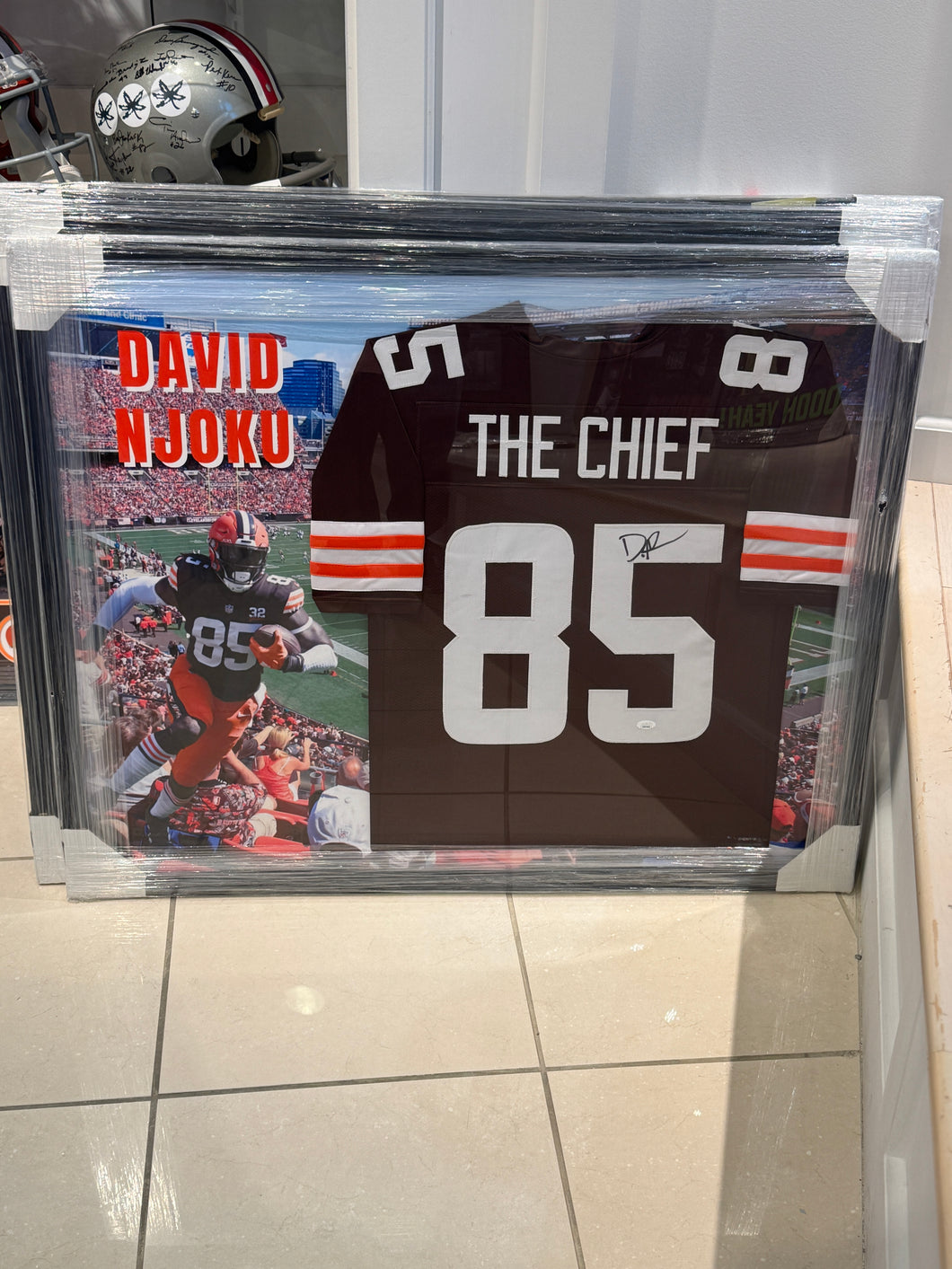 Cleveland Browns David Njoku Hand Signed Autographed Jersey Custom Framed JSA COA