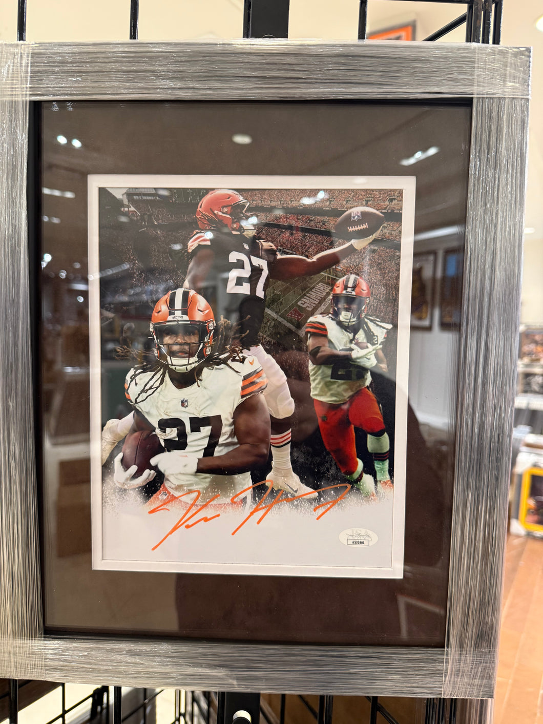 Cleveland Browns Kareem Hunt Signed Autographed 8x10 Photo Custom Framed JSA COA