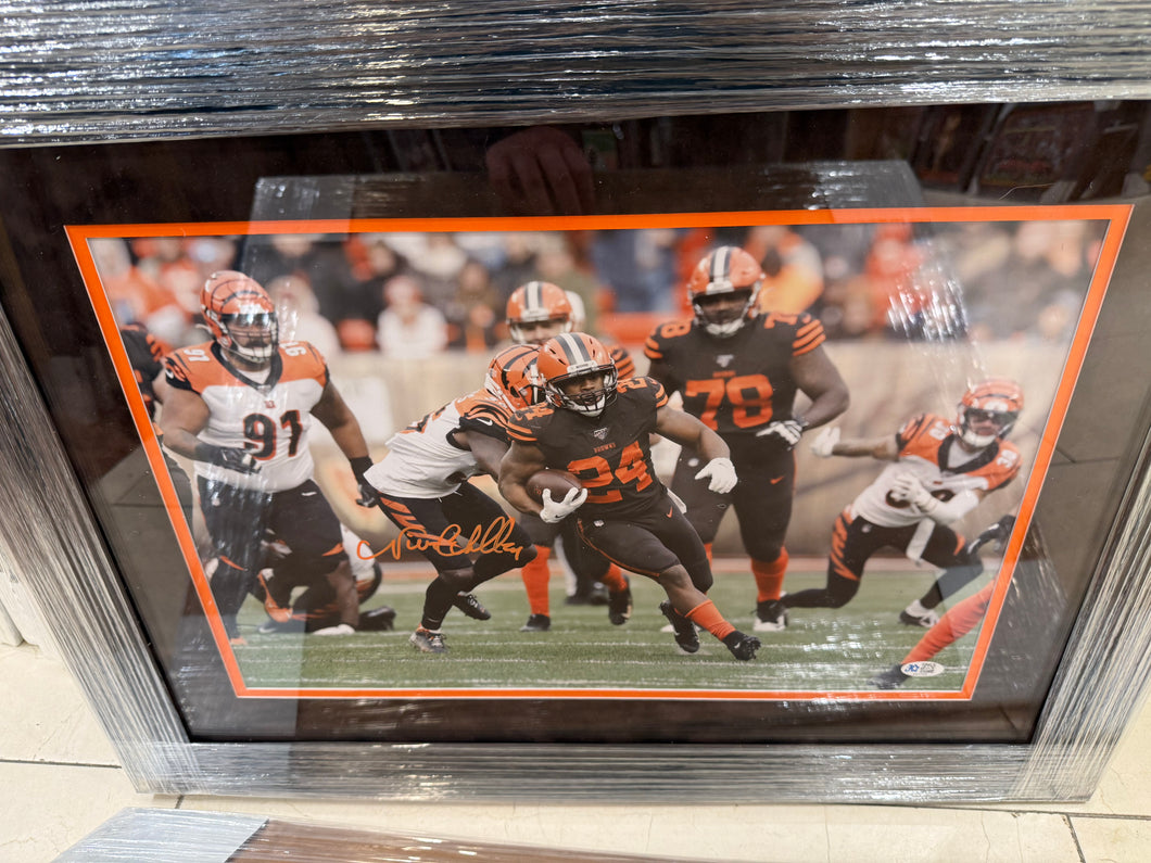 Cleveland Browns Nick Chubb Signed Autographed 16x20 Photo Custom Framed JSA COA