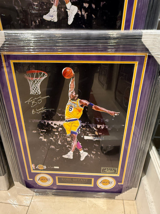 Los Angeles Lakers Kobe Bryant Signed Autographed 16x20 Photo Custom Framed Panini COA