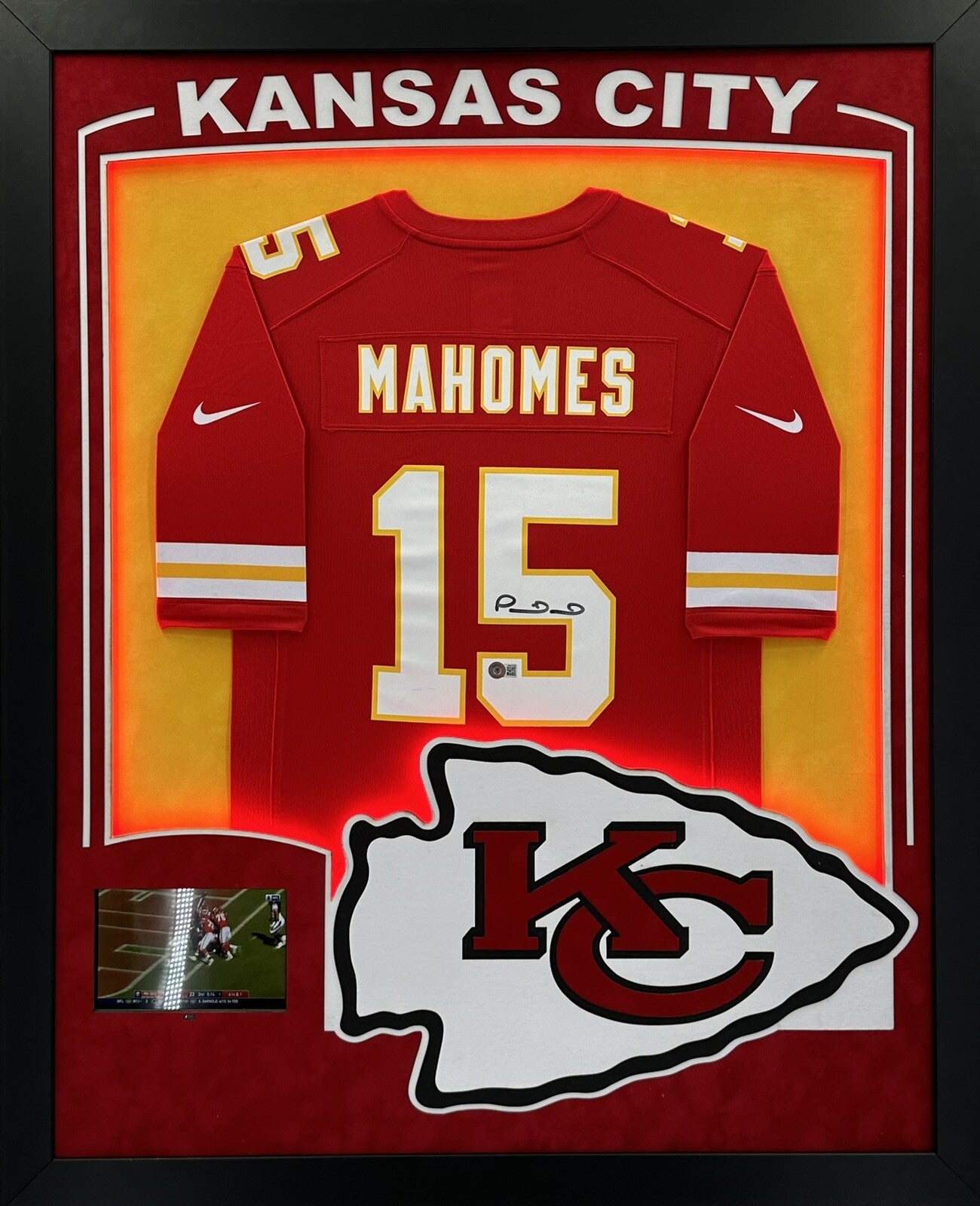 Patrick Mahomes Autograph Kansas City Chiefs Nike  Jersey Framed Beckett COA