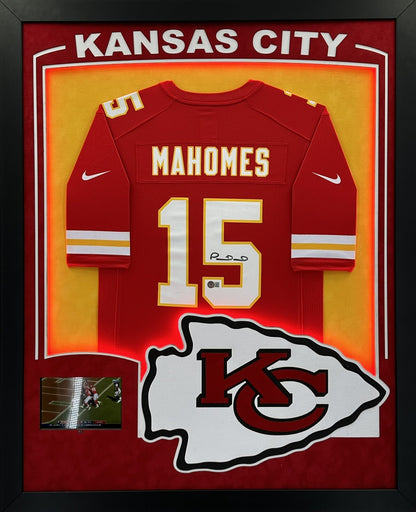 Patrick Mahomes Autograph Kansas City Chiefs Nike  Jersey Framed Beckett COA