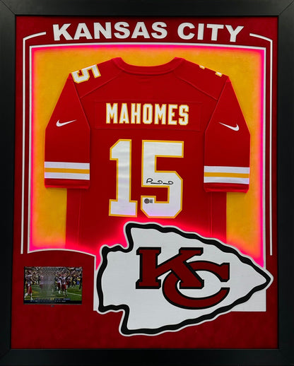Patrick Mahomes Autograph Kansas City Chiefs Nike  Jersey Framed Beckett COA
