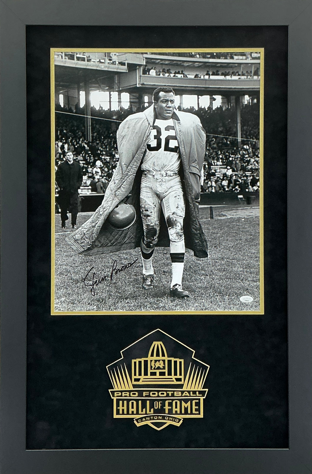 Jim Brown - EXCLUSIVE PRO FOOTBALL HALL OF FAME PHOTO FRAMING 3D LOGO WITH DOUBLE SUEDE JSA COA