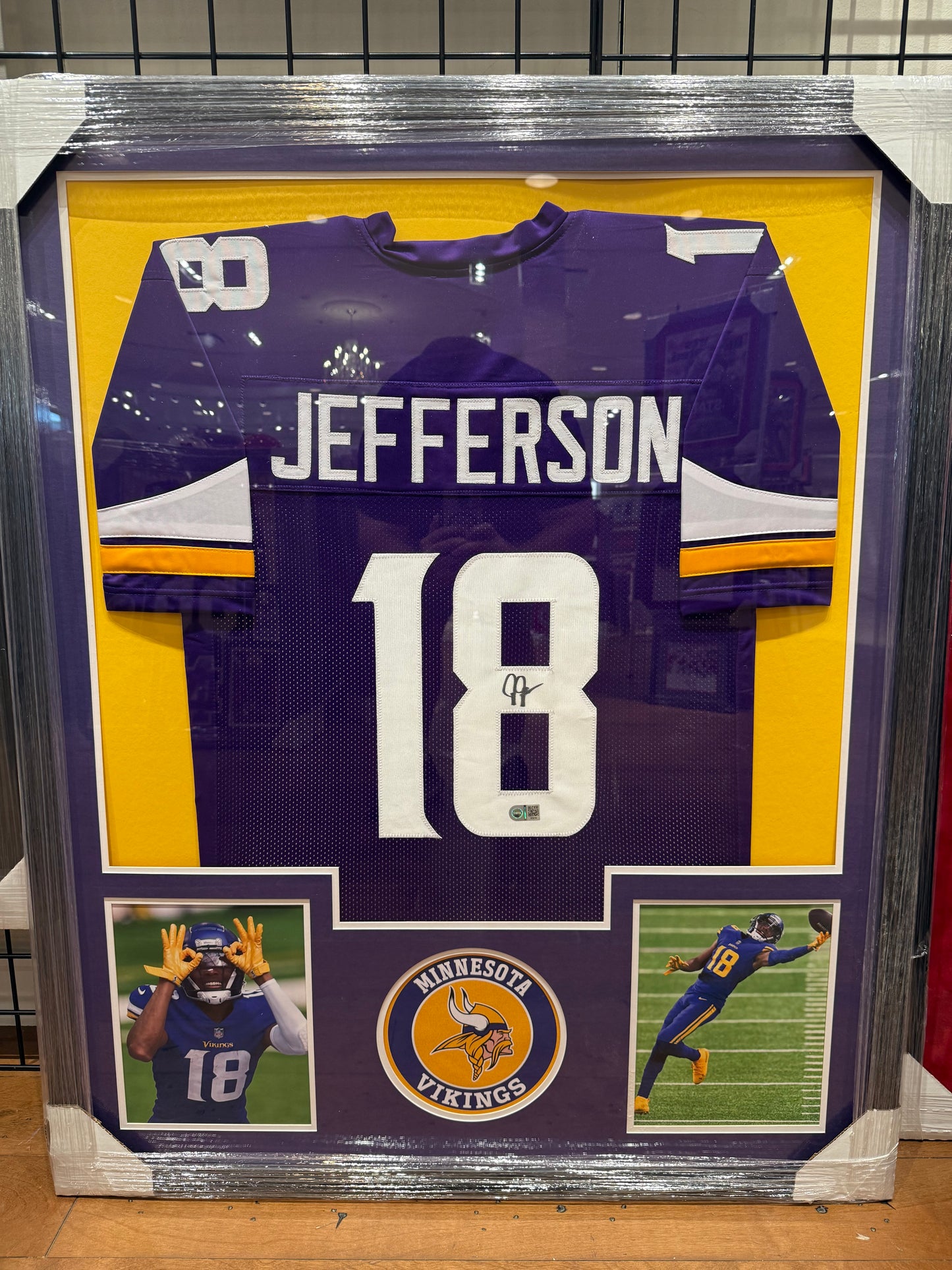 Minnesota Vikings Justin Jefferson signed custom jersey custom framed Swau Coa