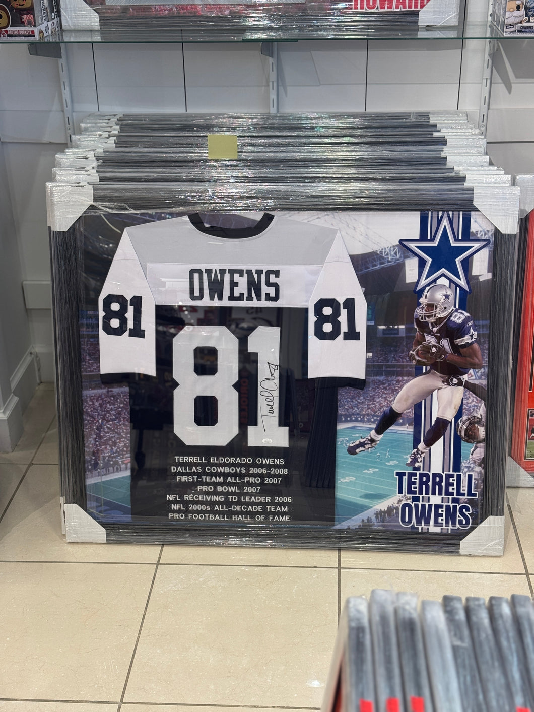 Dallas Cowboys Terrell Owens Hand Signed Autographed Jersey Custom Framed JSA COA