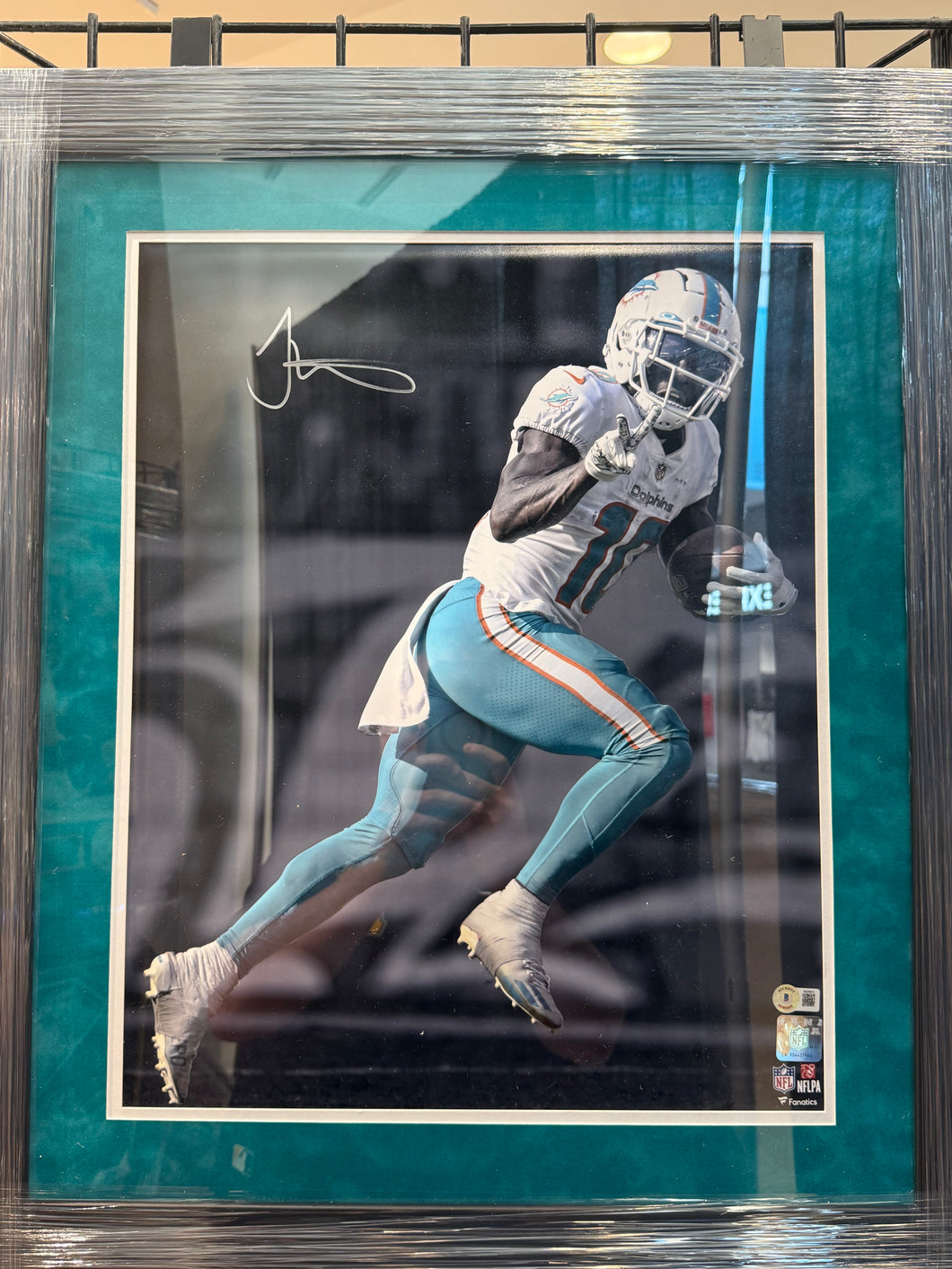 Miami Dolphins Tyreke Hill Signed Autographed 16x20 Photo Custom Framed BAS COA