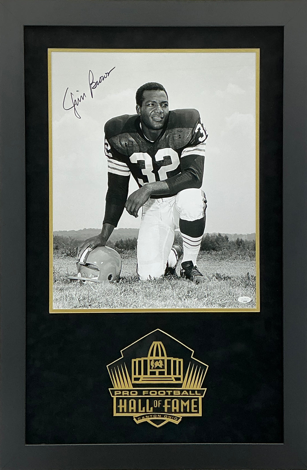 Jim Brown - EXCLUSIVE PRO FOOTBALL HALL OF FAME PHOTO FRAMING 3D LOGO WITH DOUBLE SUEDE JSA COA