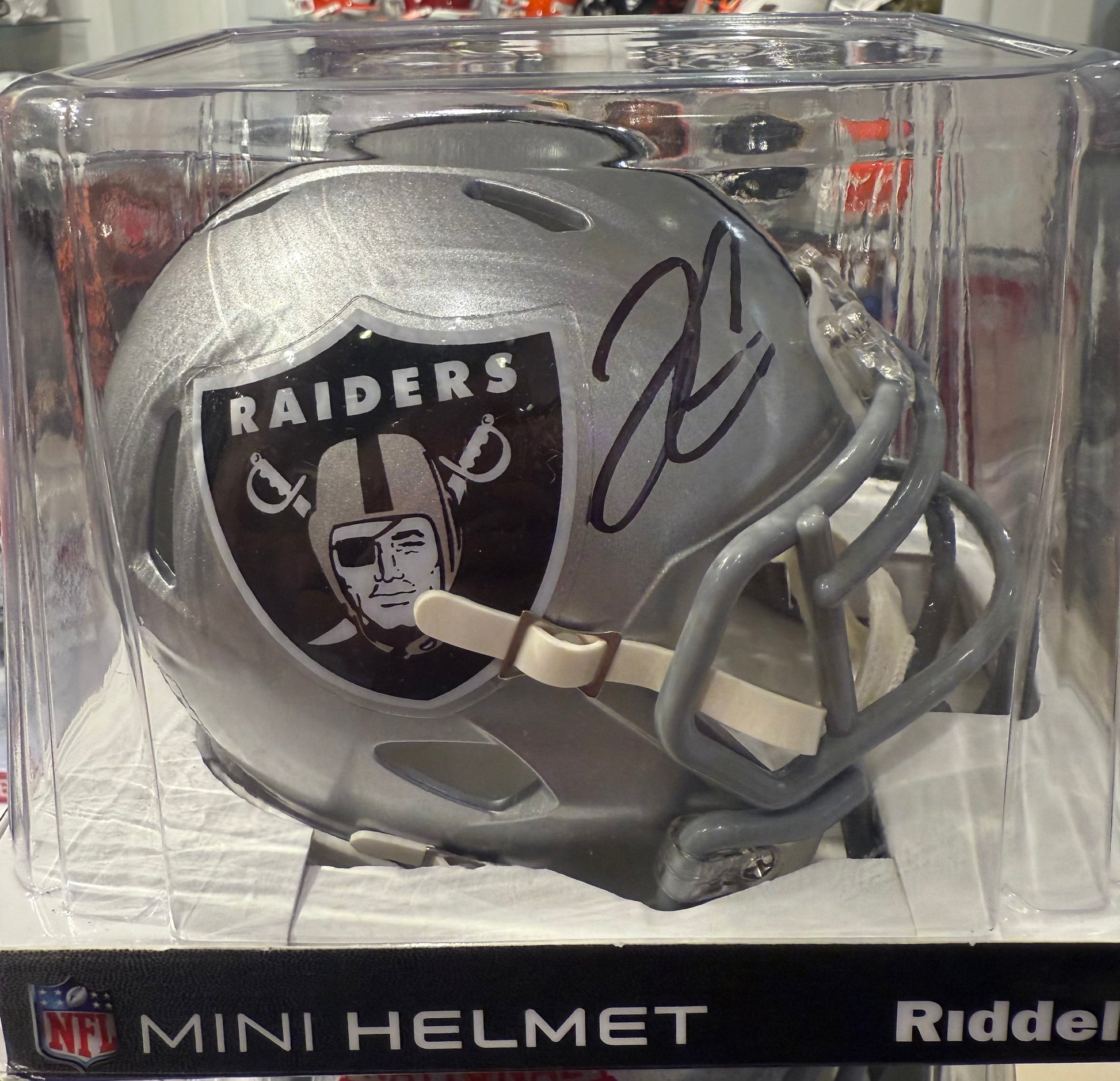 Oakland Raiders Derek Carr Hand Signed Autographed Mini Helmet Steiner – Prime Time Sports & Framing