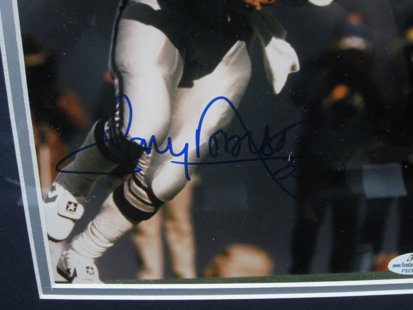 Dallas Cowboys Tony Dorsett Hand Signed Autographed 8x10 Photo Custom Framed & Matted with COA