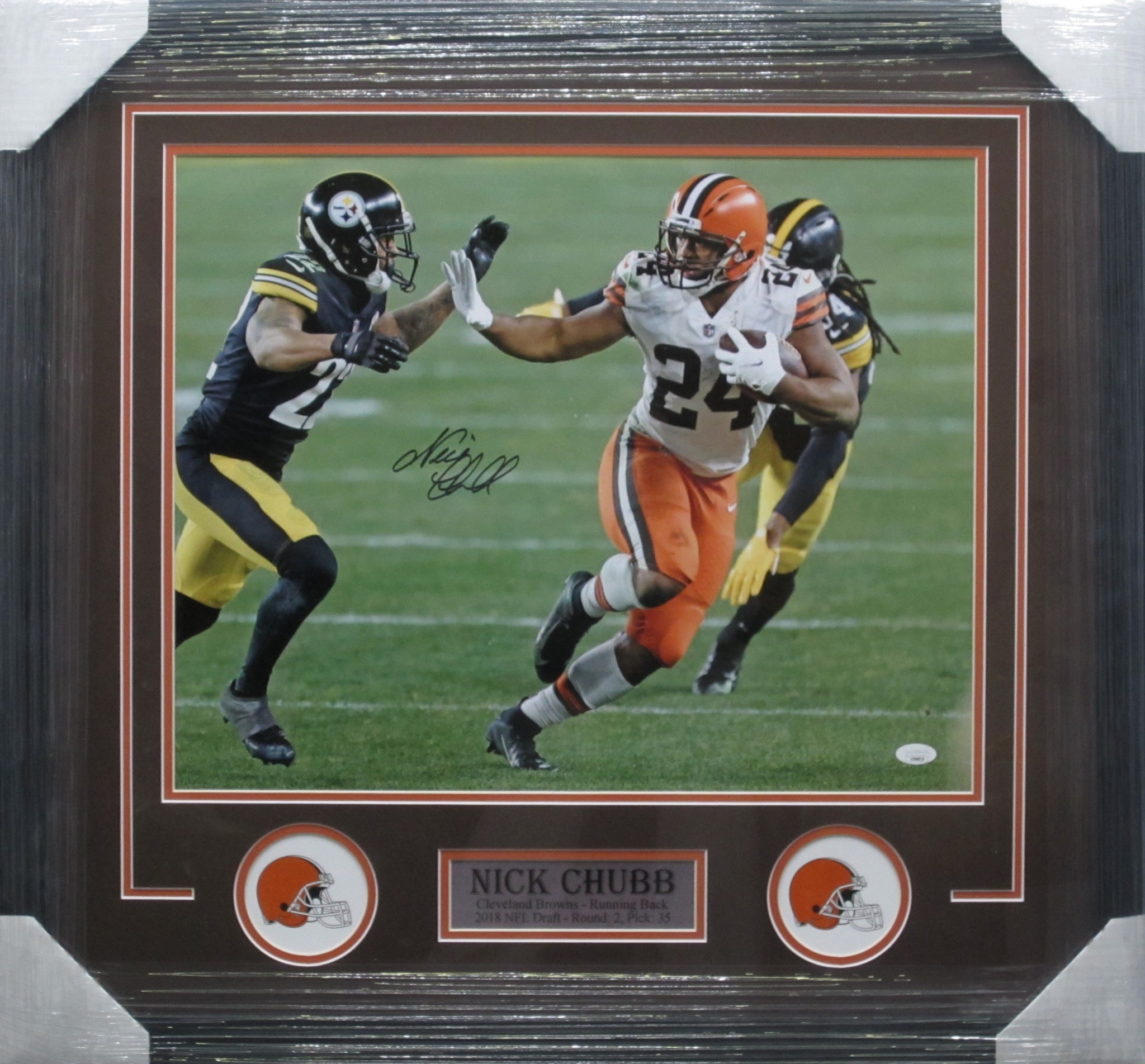 Framed Cleveland Browns Nick Chubb Autographed Signed Jersey Jsa