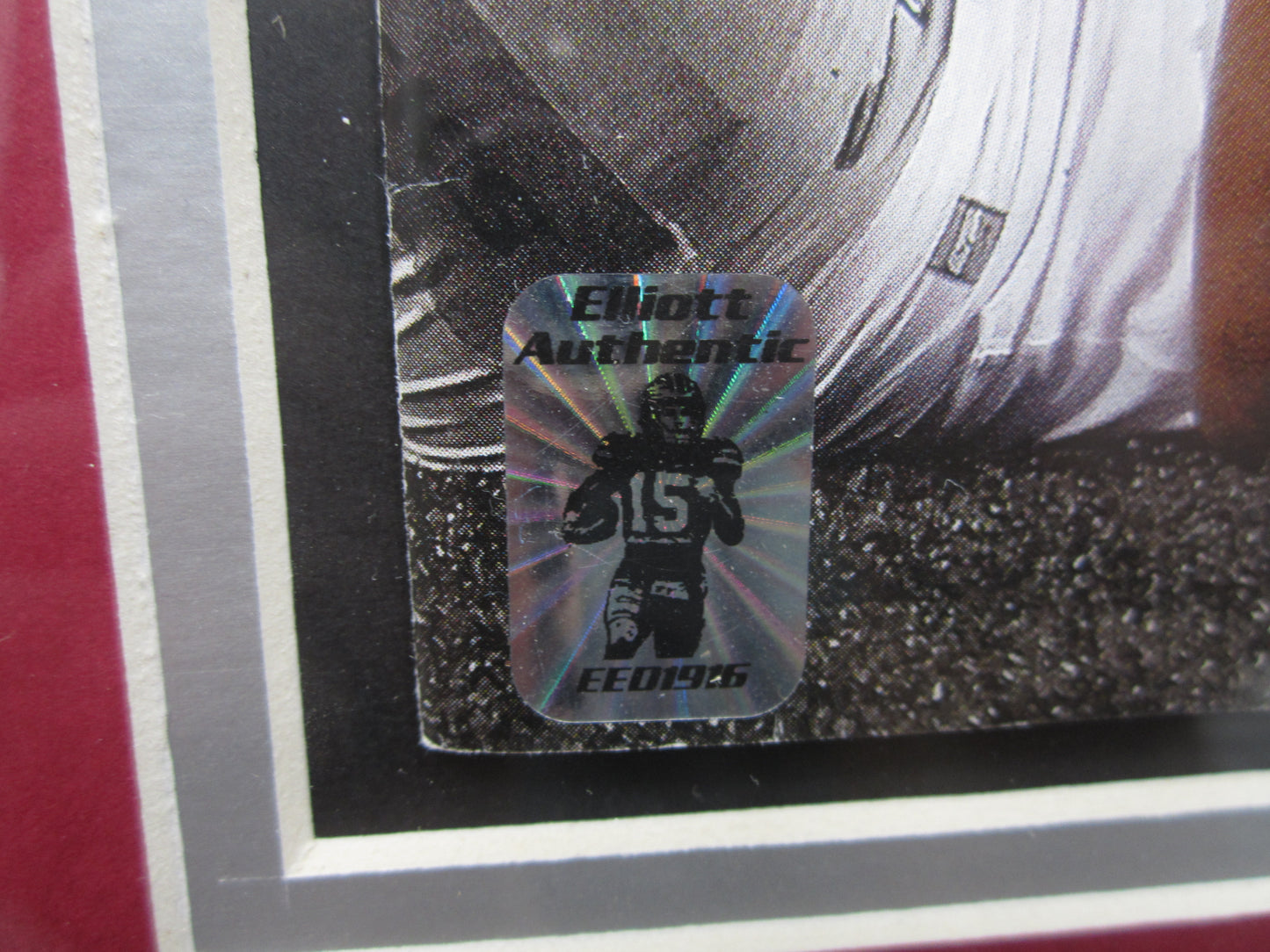 The Ohio State University Buckeyes Ezekiel Elliott Hand Signed Autographed 2015 NFL Playoffs Sports Illustrated Magazine Custom Framed & Matted with COA