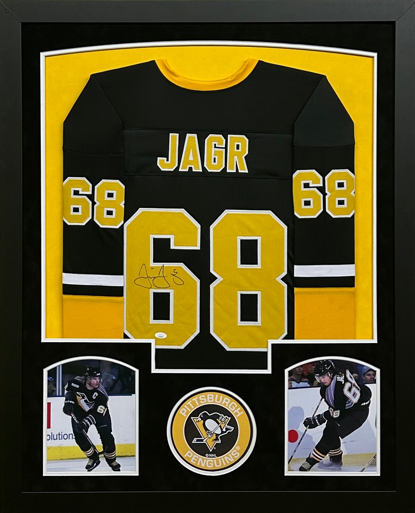 Pittsburgh Penguins Jaromir Jagr Hand Signed Autographed Custom Black Jersey Framed & Suede Matted with JSA COA