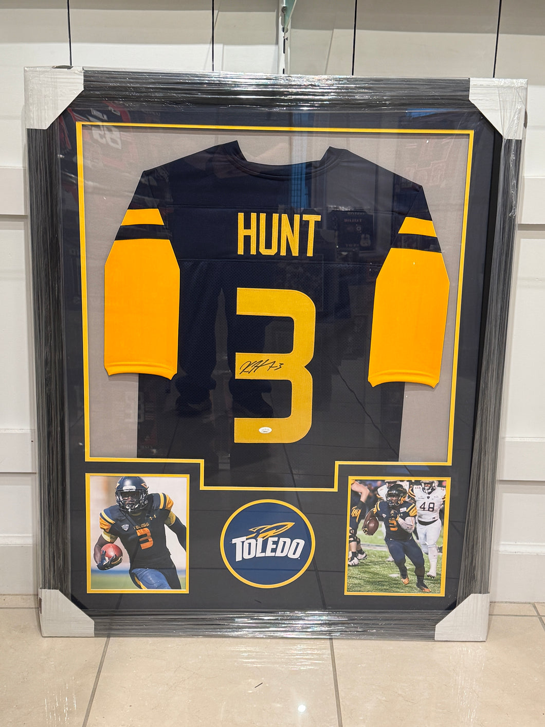 Toledo Rockets Kareem Hunt Hand Signed Autographed Jersey Custom Framed JSA COA