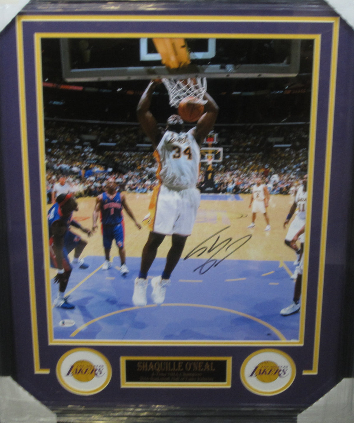 Los Angeles Lakers Shaquille O'Neal Hand Signed Autographed 16x20 Photo Custom Framed & Matted with BECKETT COA