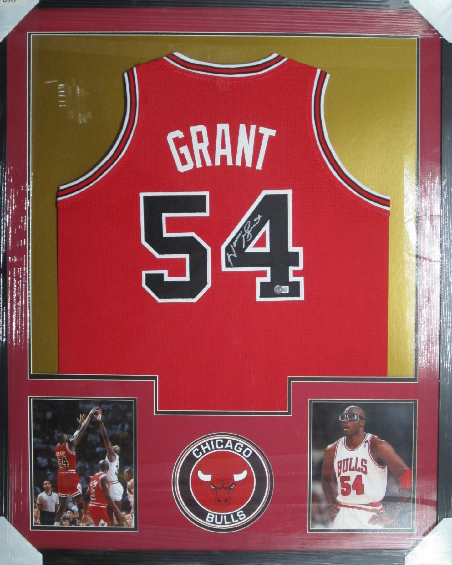 Chicago Bulls Horace Grant Hand Signed Autographed Custom Red Jersey Framed & Matted with BECKETT COA