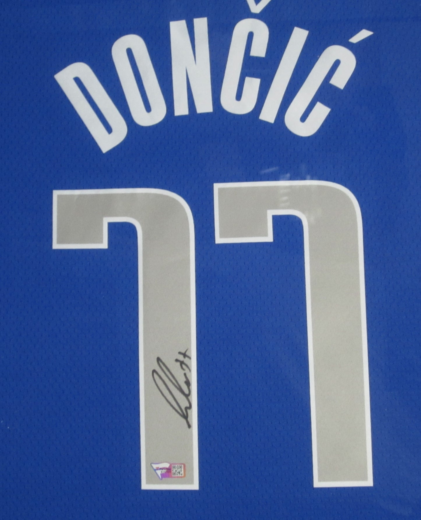 Dallas Mavericks Luka Doncic Hand Signed Autographed Custom Blue Jersey Framed & Matted with FANATICS Authentic COA