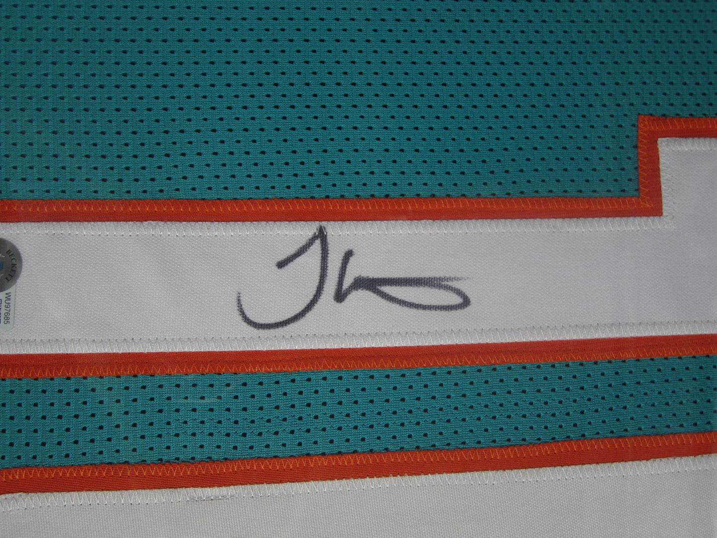 Miami Dolphins Tyreek Hill Hand Signed Autographed Custom Teal Jersey Framed & Suede Matted with BECKETT COA