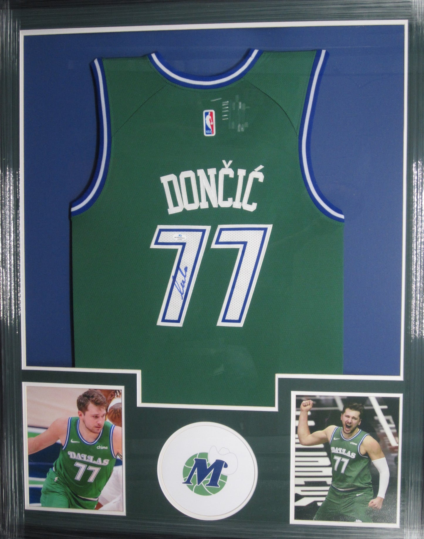 Dallas Mavericks Luka Doncic Hand Signed Autographed Custom Green Jersey Framed & Matted with COA