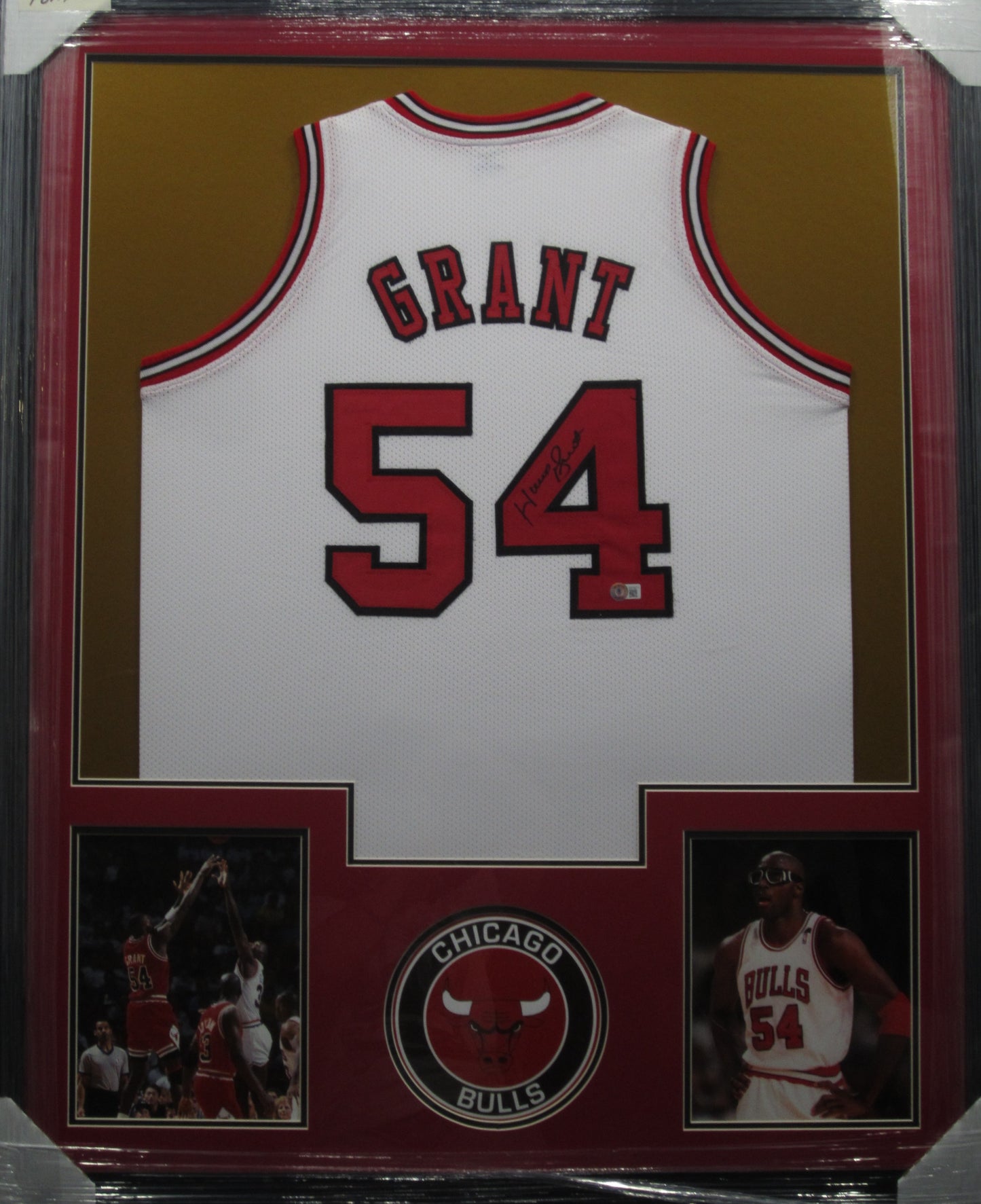 Chicago Bulls Horace Grant Hand Signed Autographed Custom Red Jersey Framed & Matted with BECKETT COA