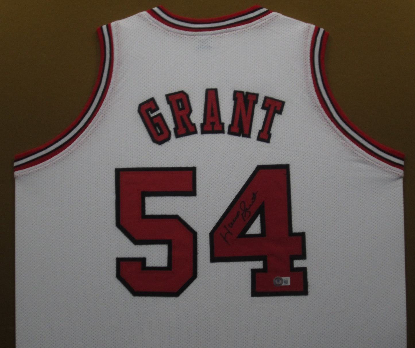Chicago Bulls Horace Grant Hand Signed Autographed Custom Red Jersey Framed & Matted with BECKETT COA