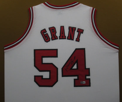 Chicago Bulls Horace Grant Hand Signed Autographed Custom Red Jersey Framed & Matted with BECKETT COA
