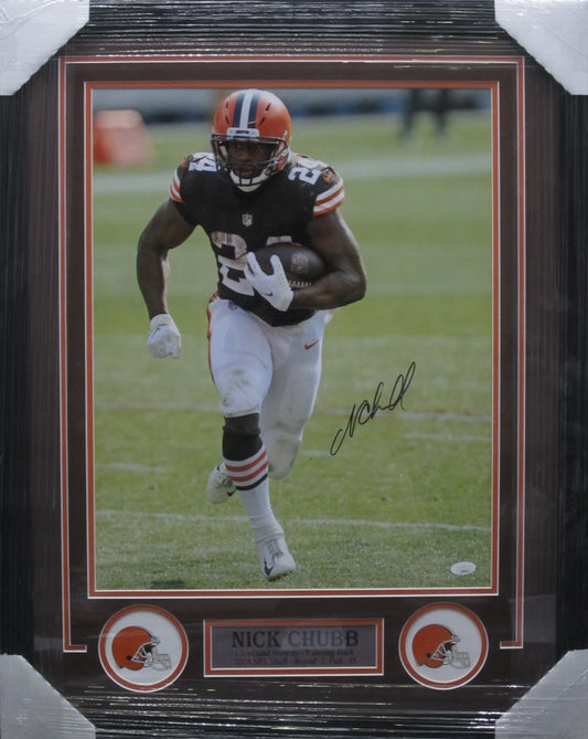Cleveland Browns Nick Chubb Hand Signed Autographed 16x20 Photo Framed & Matted with JSA COA