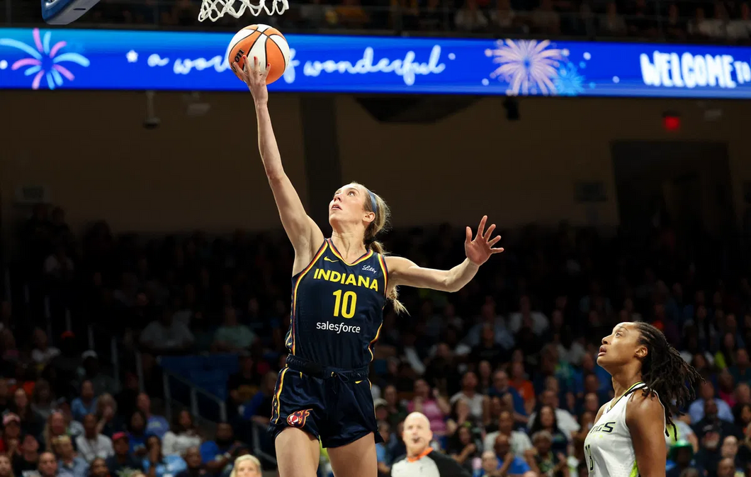 Pre-Sale Lexie Hull Hand Signed Autographed Layup Photo