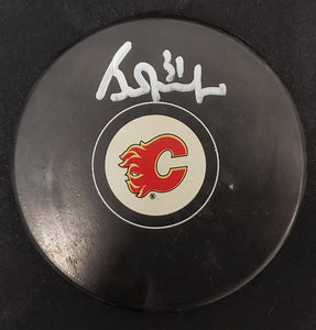 Grant Fuhr Calgary Flames Signed Puck JSA COA